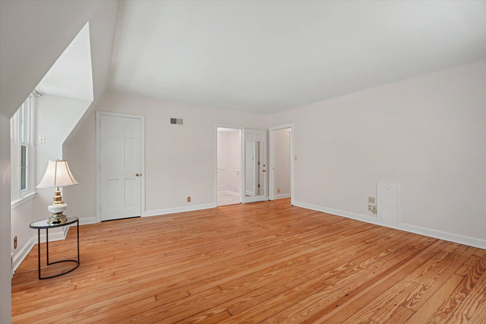 208 W Florida Avenue Property Photo 44