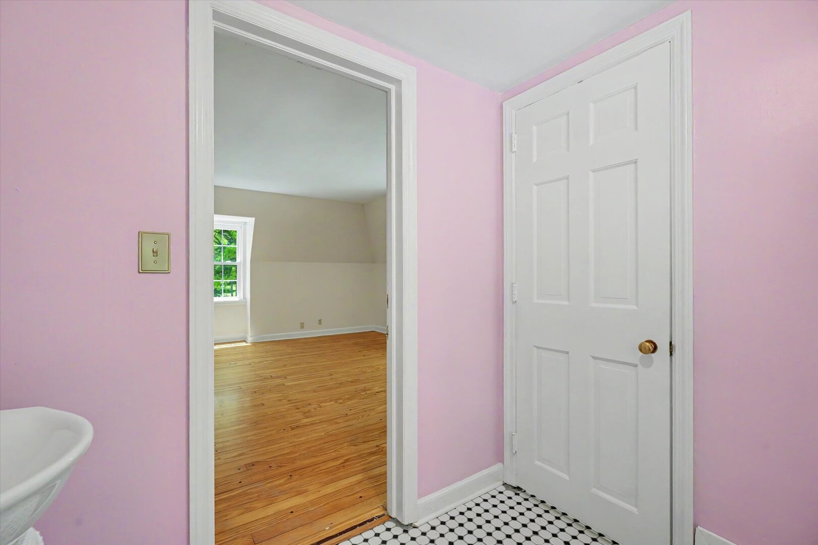 208 W Florida Avenue Property Photo 46