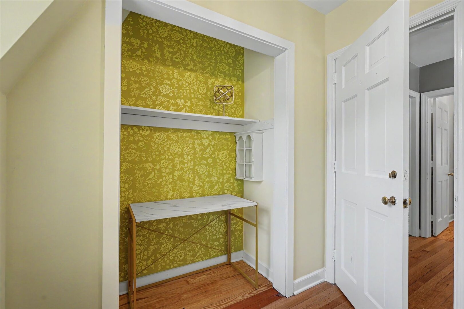 208 W Florida Avenue Property Photo 49