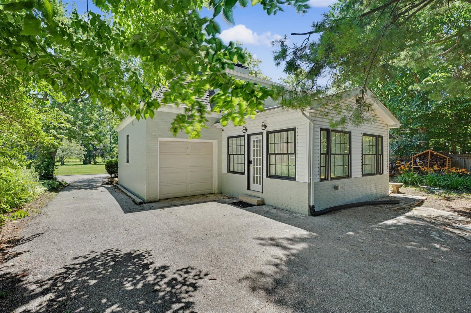 208 W Florida Avenue Property Photo 51