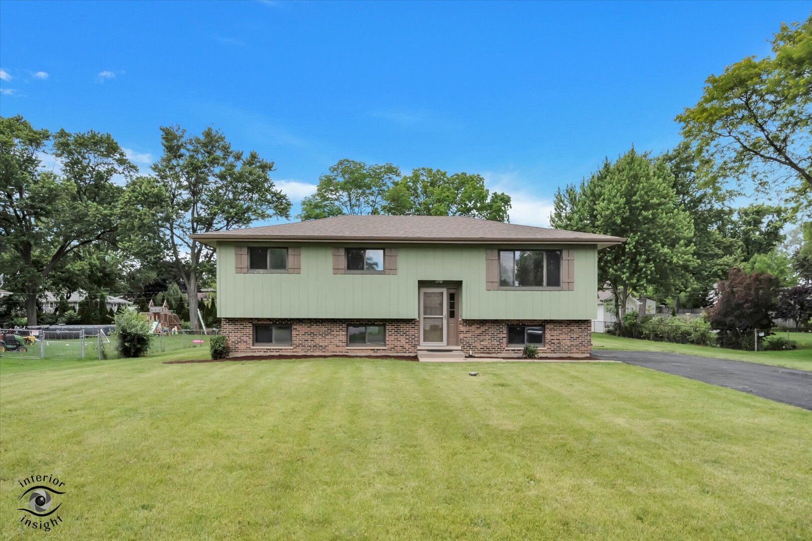 2n314 Euclid Avenue Property Photo 2