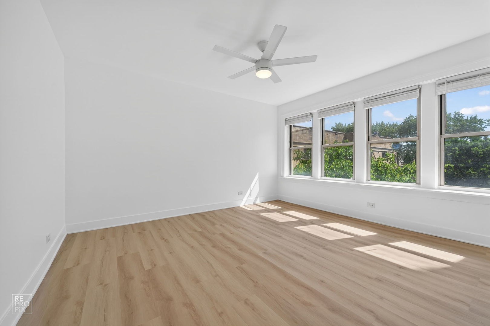 6312 N Artesian Avenue 1e Property Photo 8