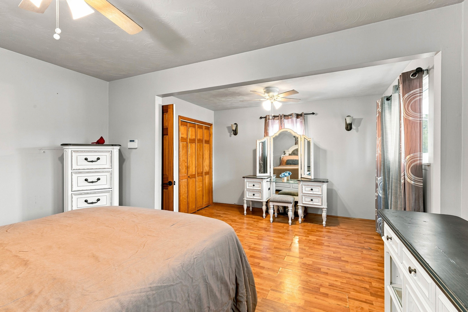 9010 S Parnell Avenue Property Photo 12