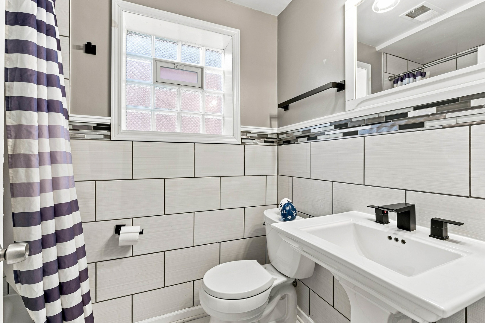 9010 S Parnell Avenue Property Photo 16