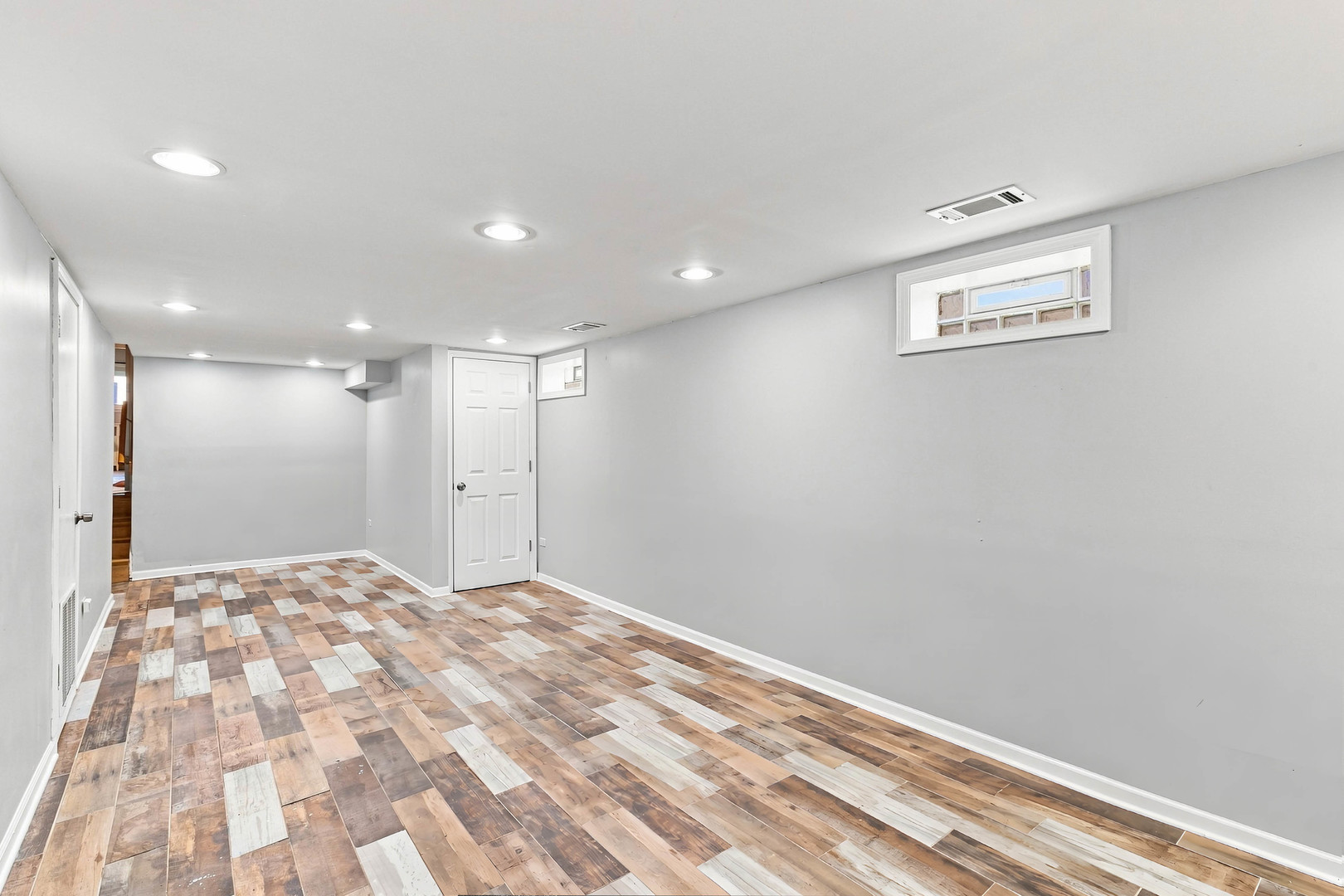 9010 S Parnell Avenue Property Photo 18