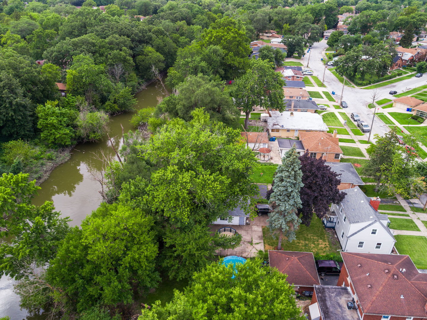 360 Streamside Drive Property Photo 5