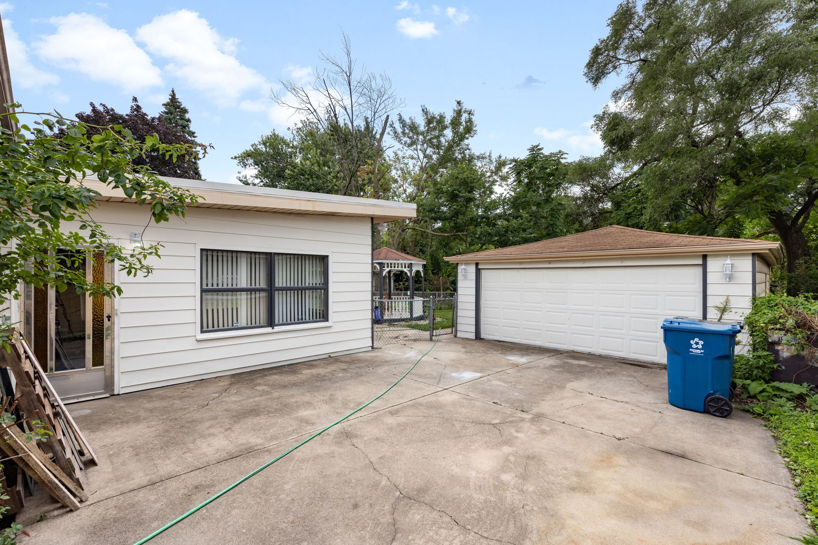 360 Streamside Drive Property Photo 18