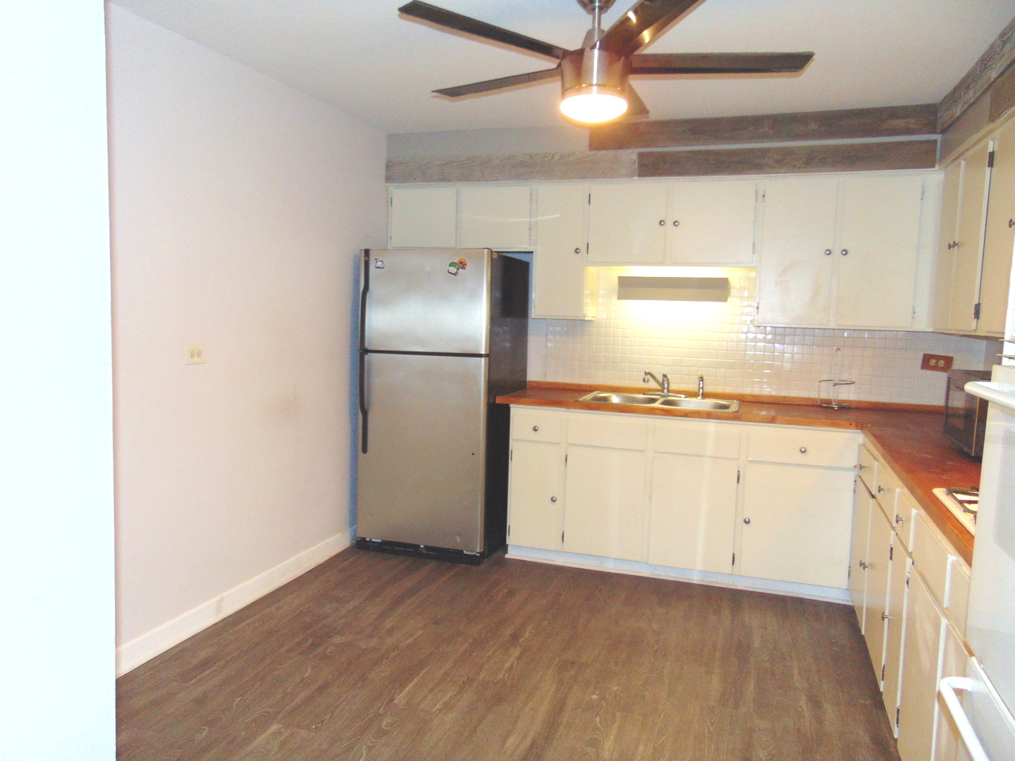 9588 N Terrace Place 208h Property Photo 3