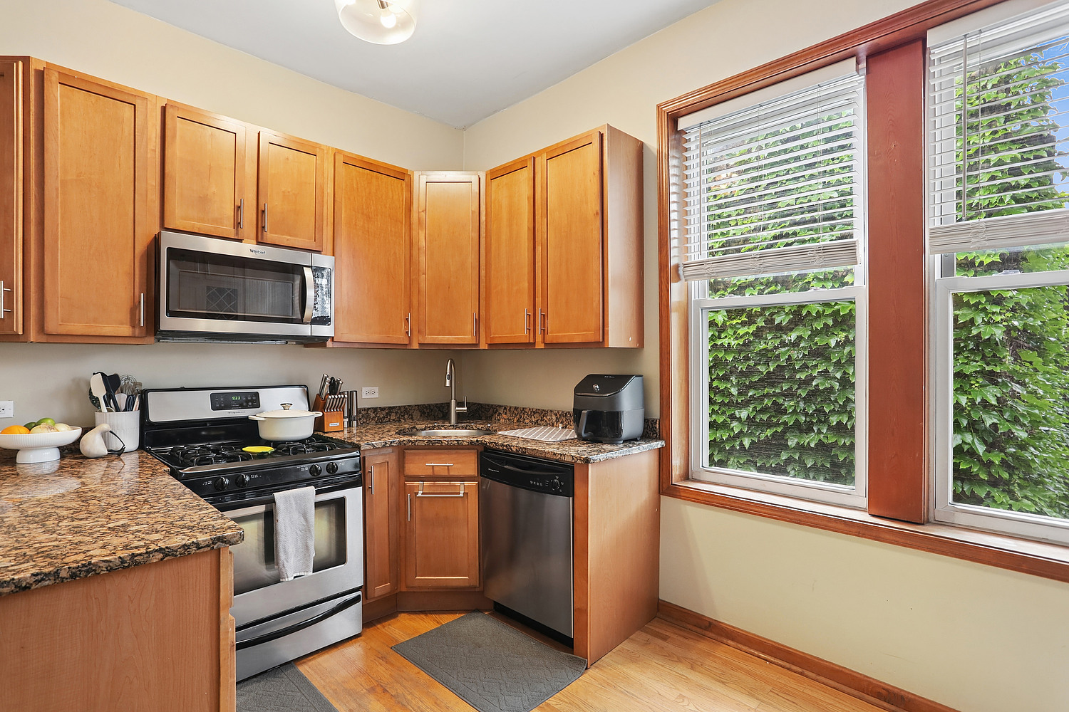 938 N Damen Avenue 3f Property Photo 9