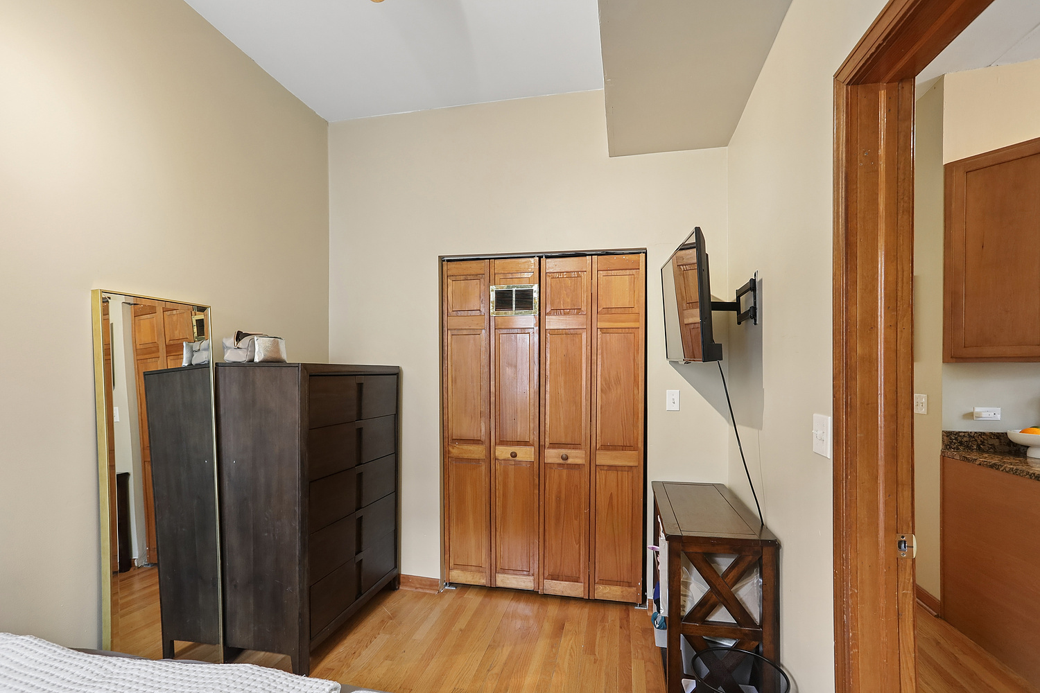 938 N Damen Avenue 3f Property Photo 14