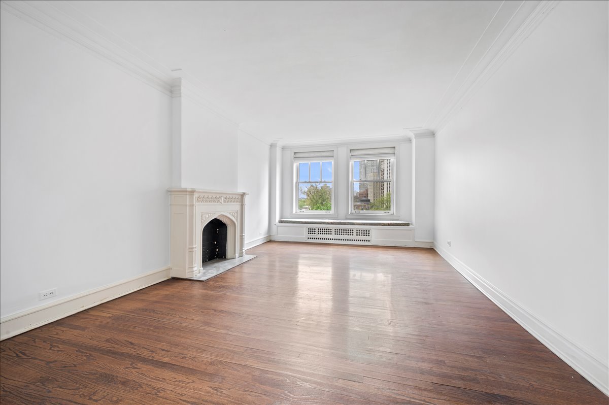 2440 N Lakeview Avenue 6c Property Photo 6