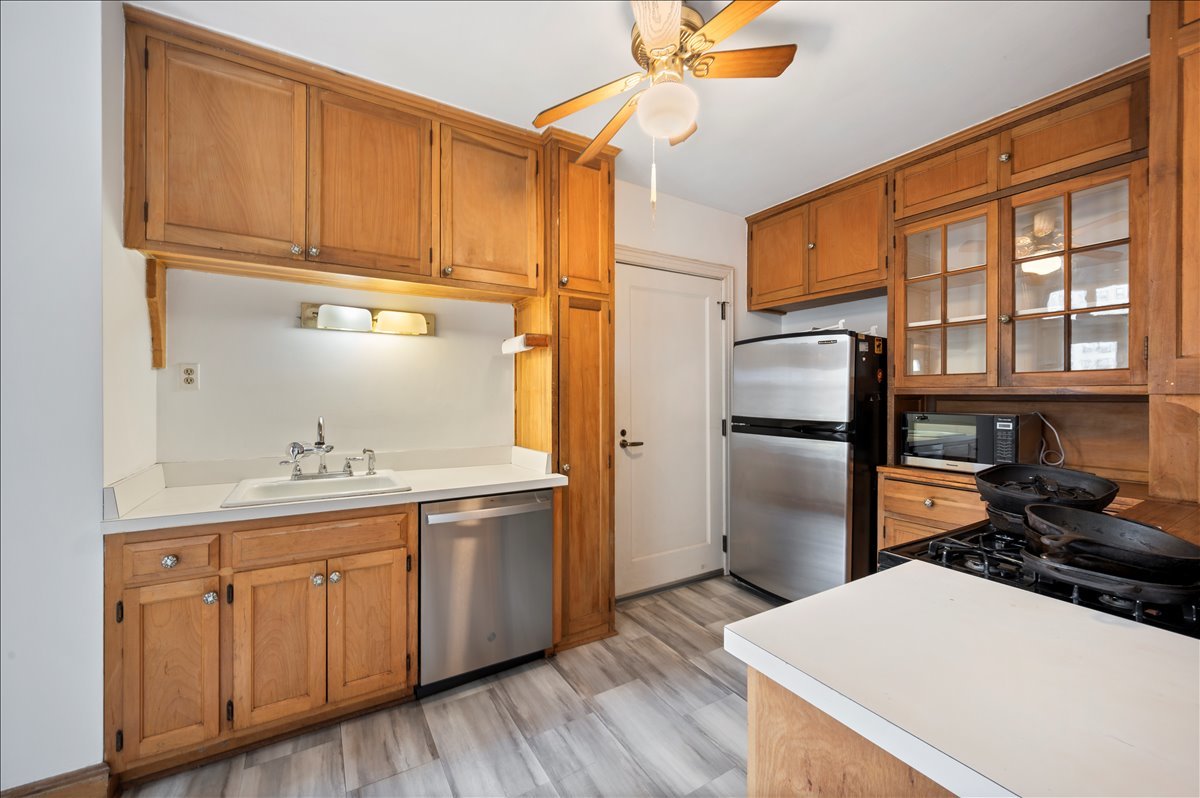 2440 N Lakeview Avenue 6c Property Photo 11