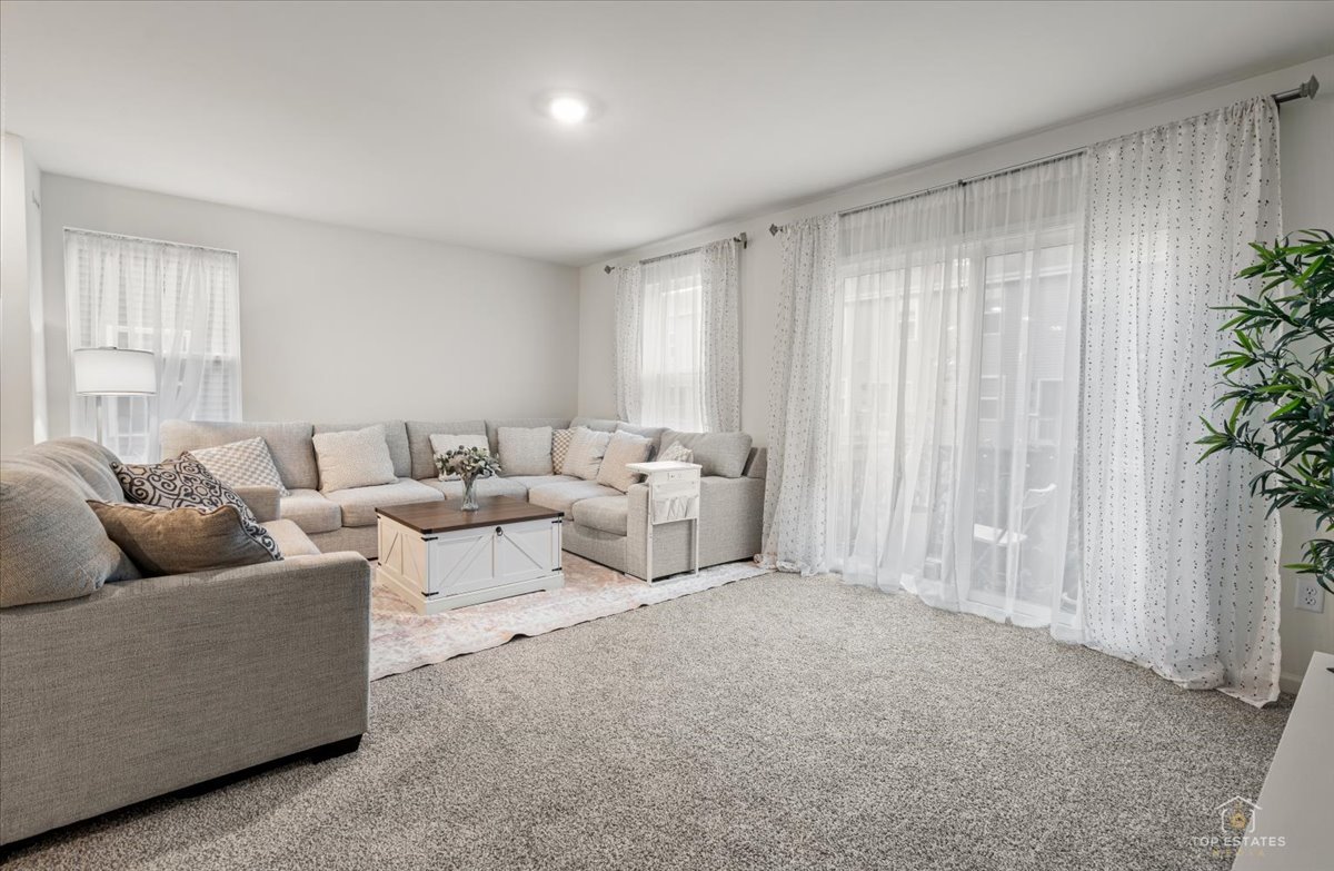 1510 Sequoia Way Property Photo 4