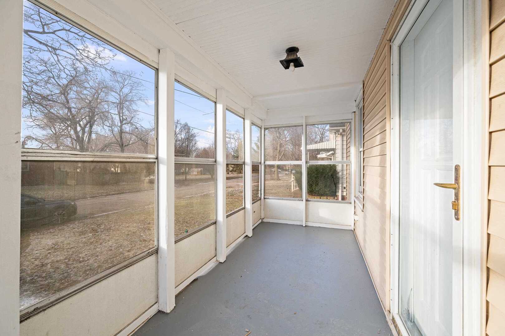 1916 31st Street A Property Photo 3