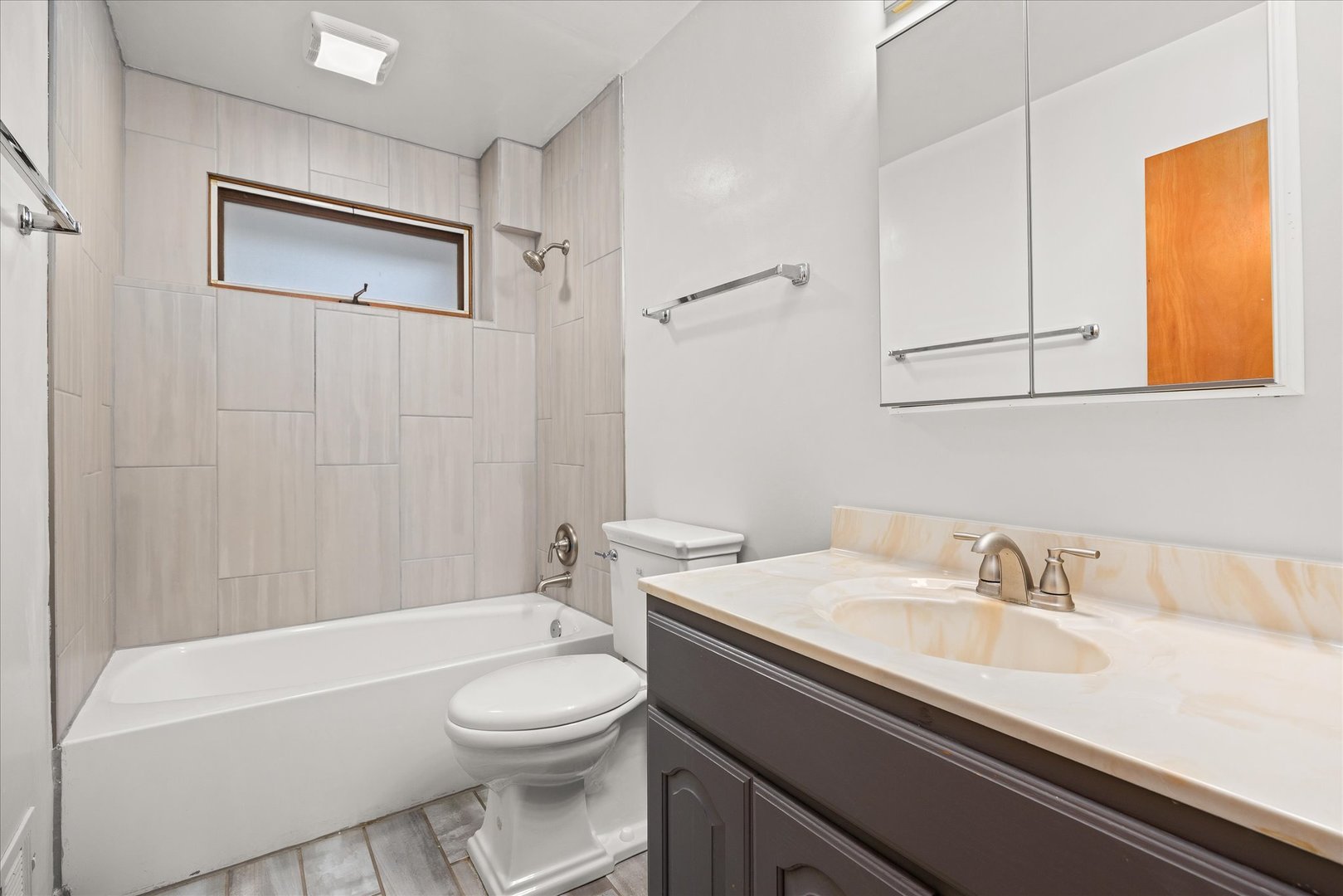 408 S May Street Property Photo 15