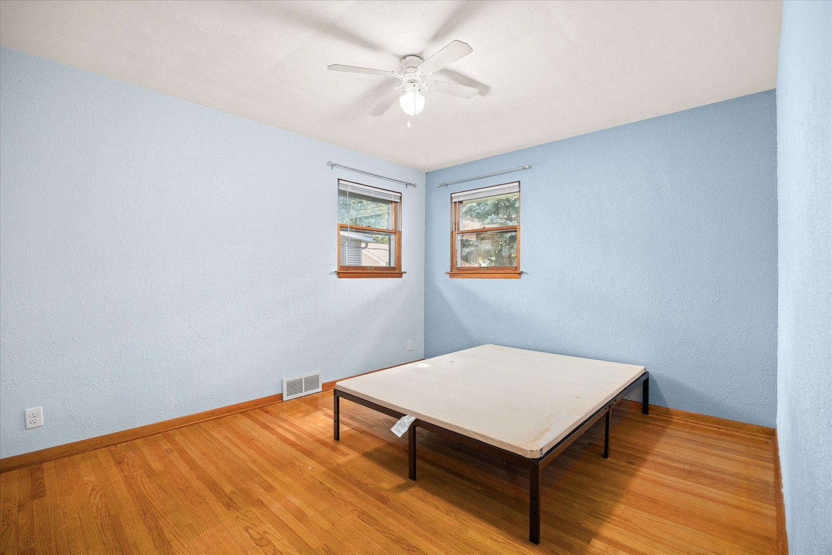 408 S May Street Property Photo 17