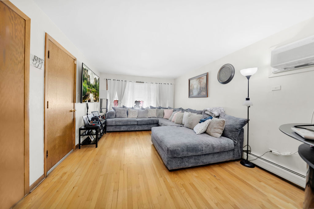 12671283 Property Photo 6