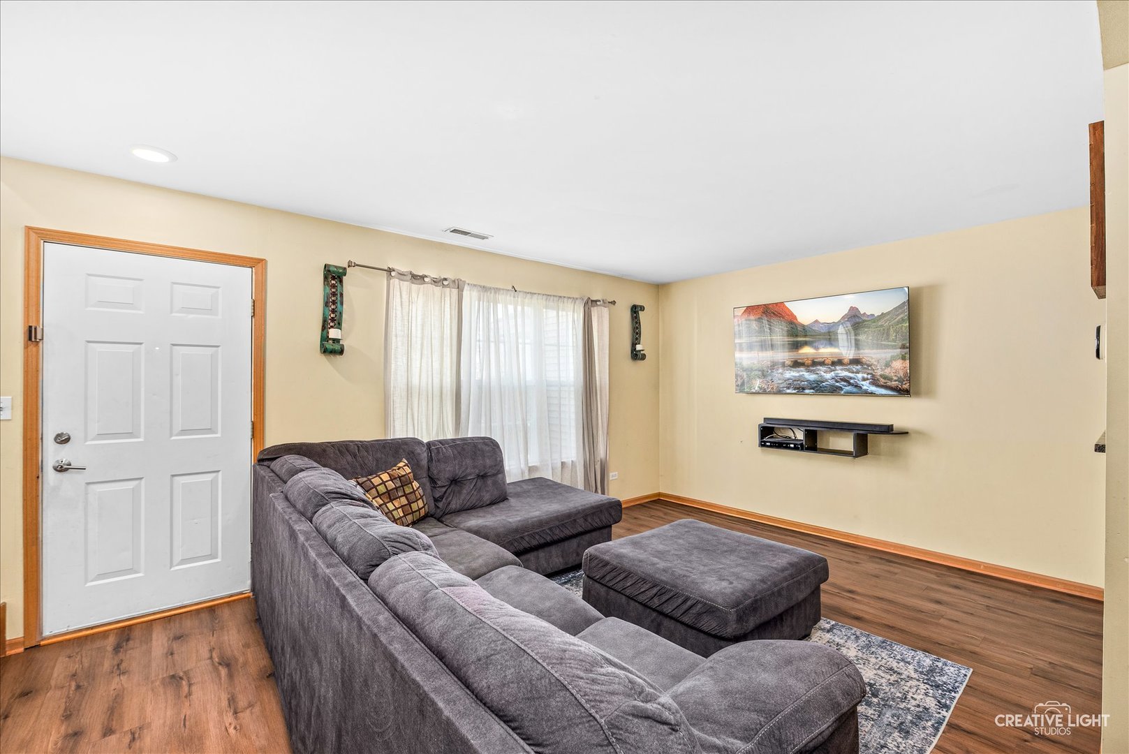 1847 Towhee Court Property Photo 3