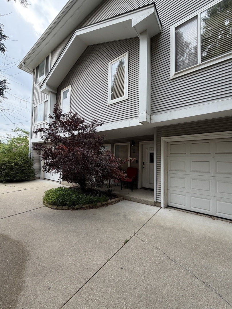 425 S Harvey Avenue E Property Photo 2