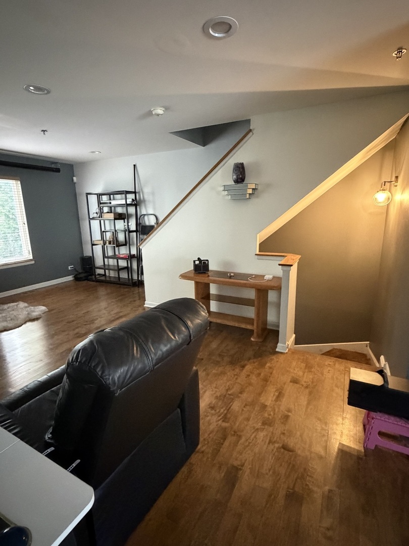 425 S Harvey Avenue E Property Photo 8