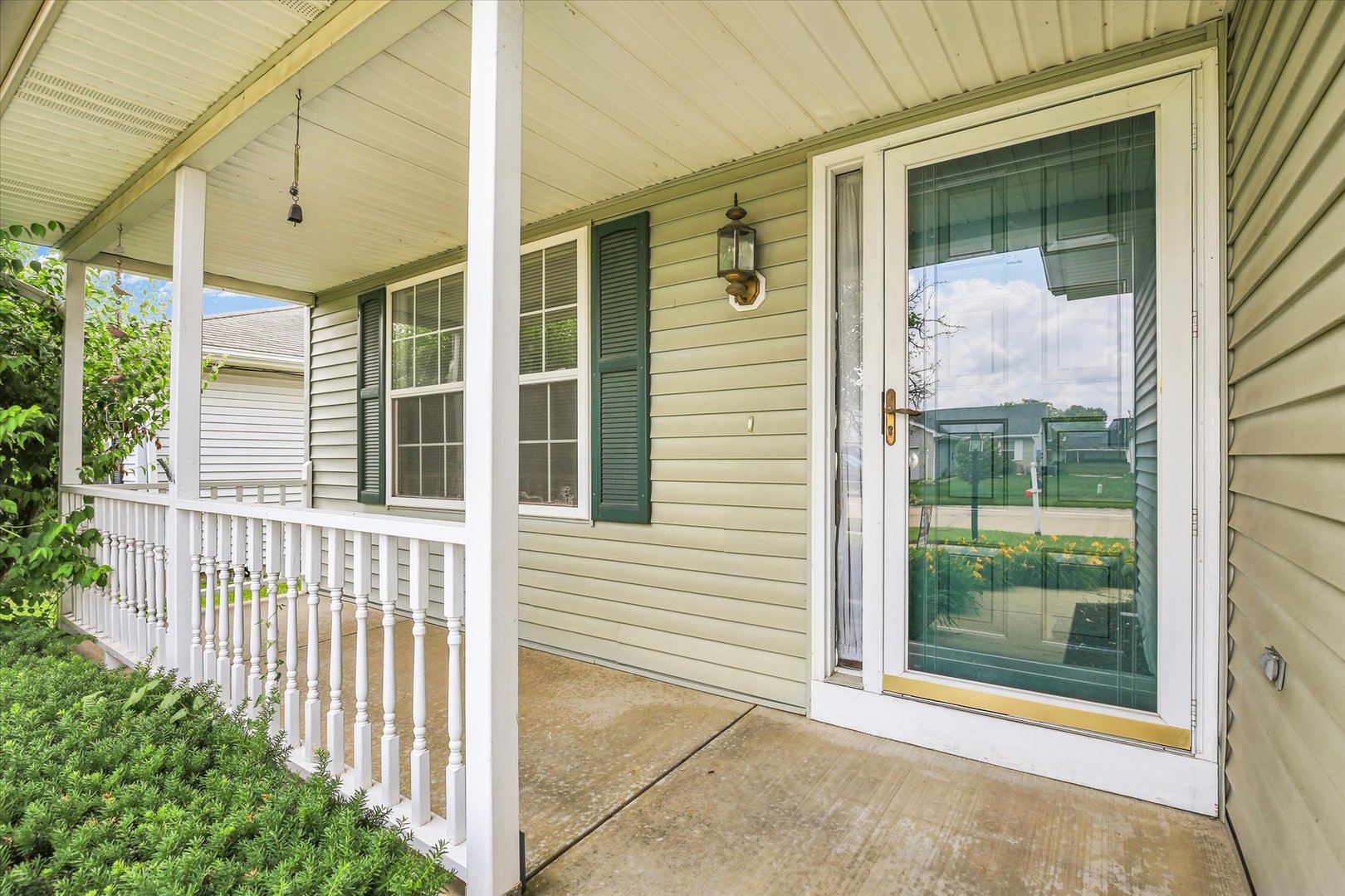 705 Erin Drive Property Photo 4