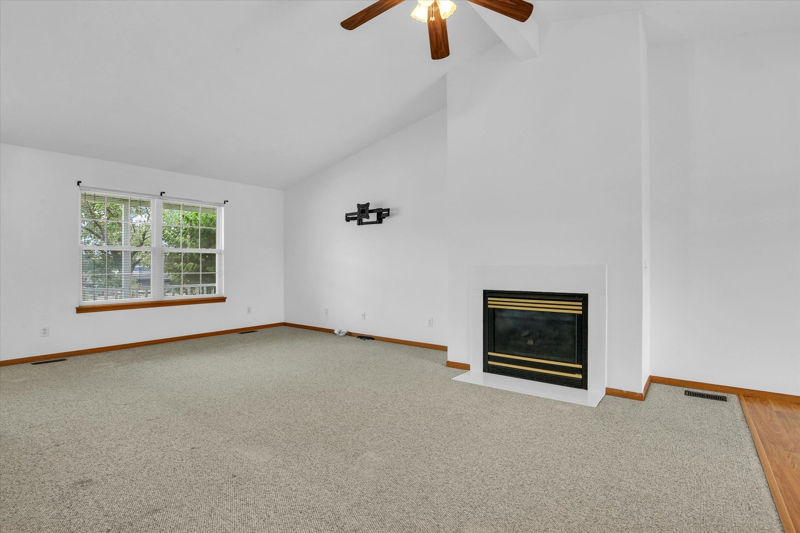 705 Erin Drive Property Photo 8