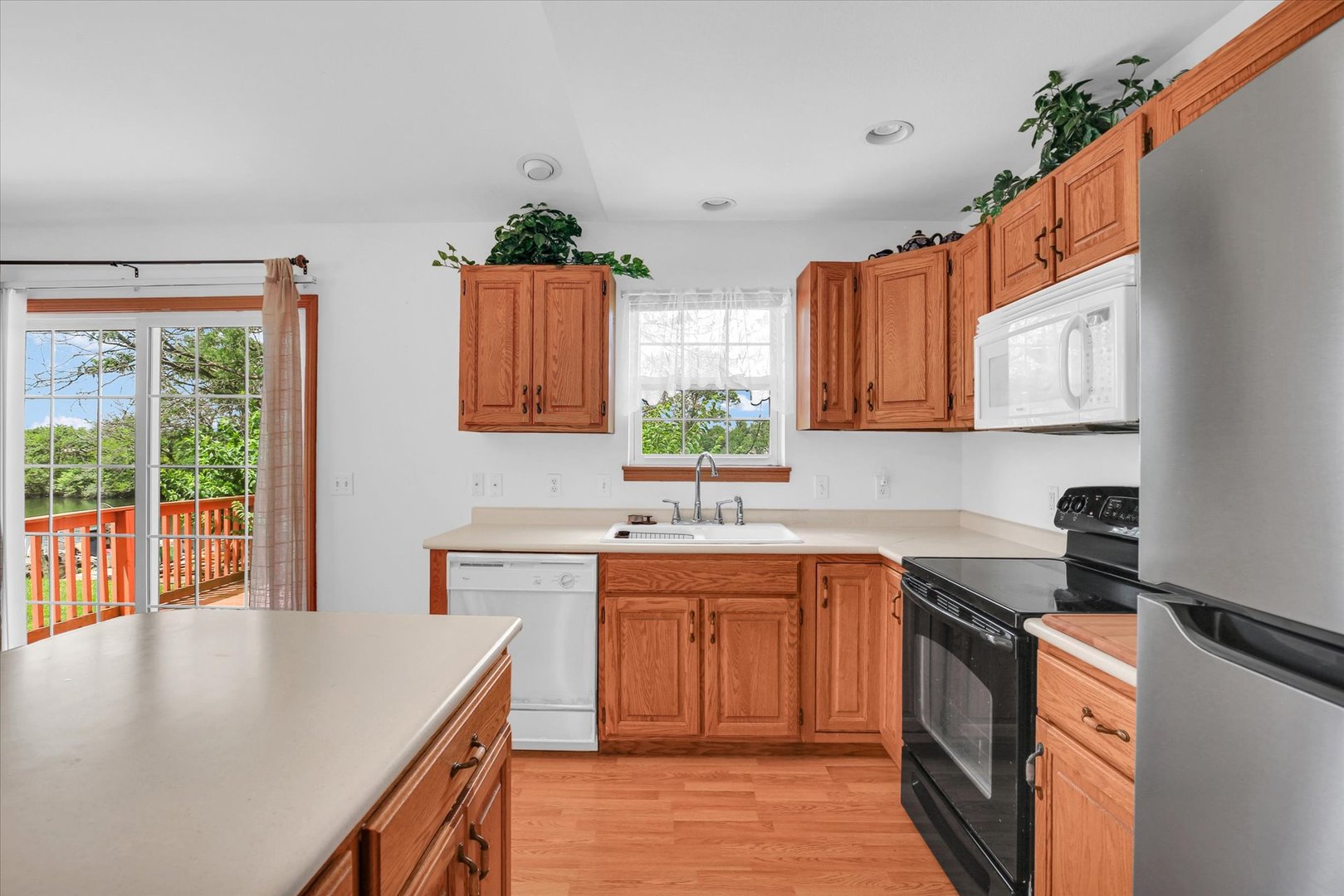 705 Erin Drive Property Photo 12