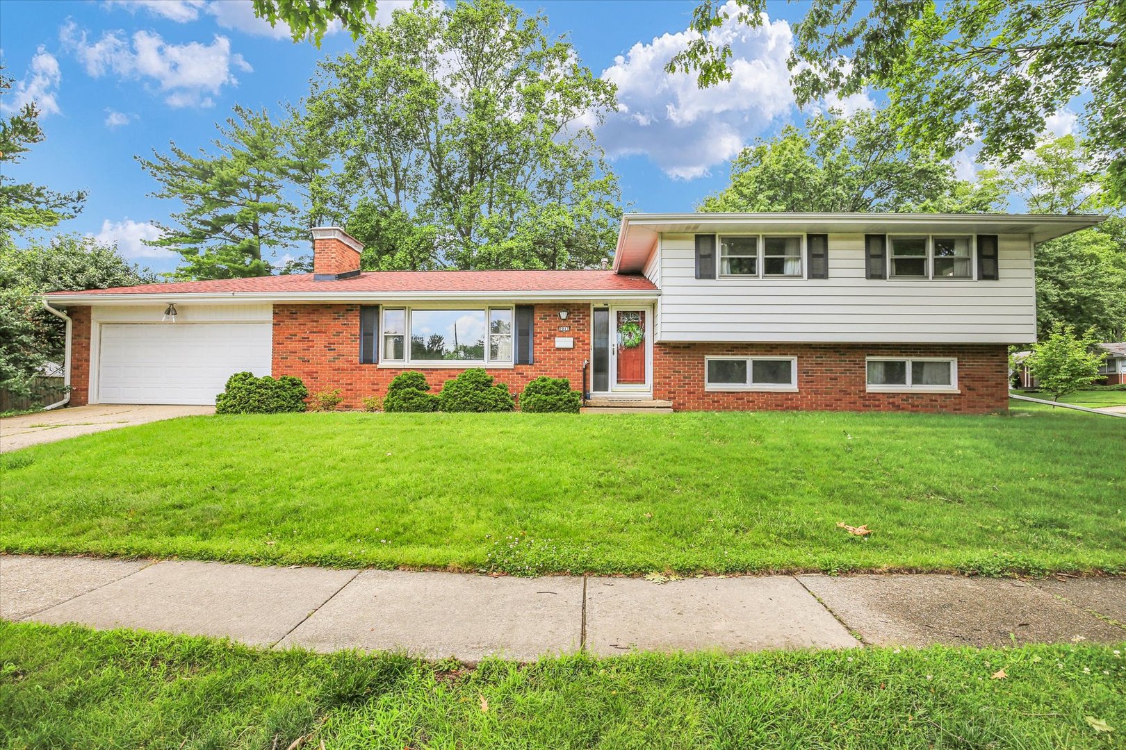 2017 S Cottage Grove Avenue Property Photo 1
