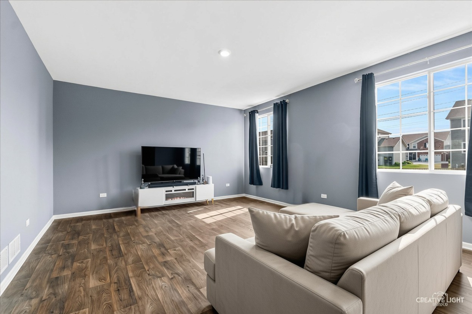 400 Cronin Boulevard Property Photo 4