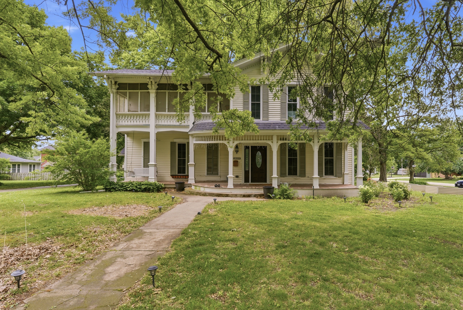 708 S College Avenue Property Photo 1