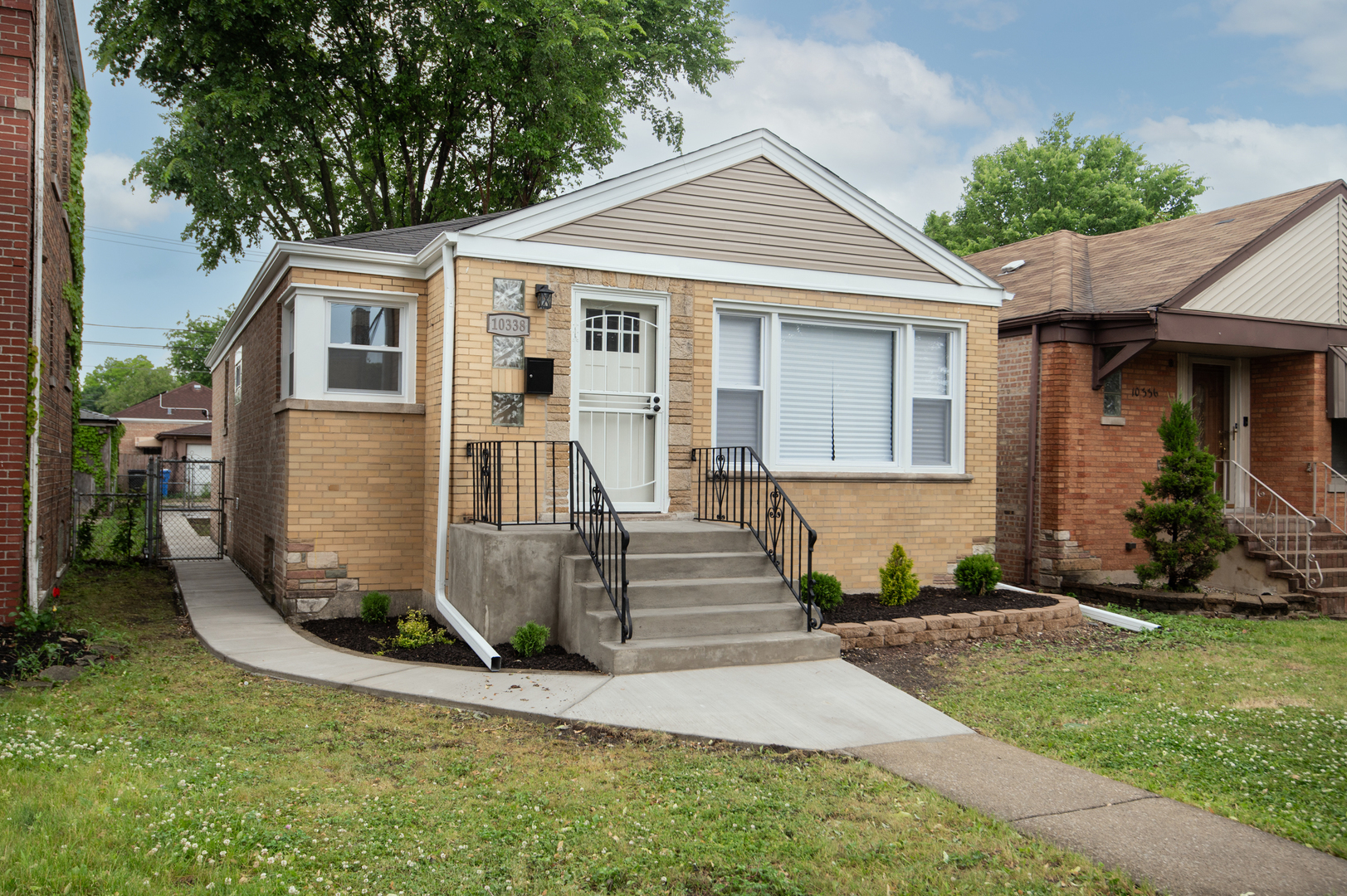 10338 S Vernon Avenue Property Photo 2