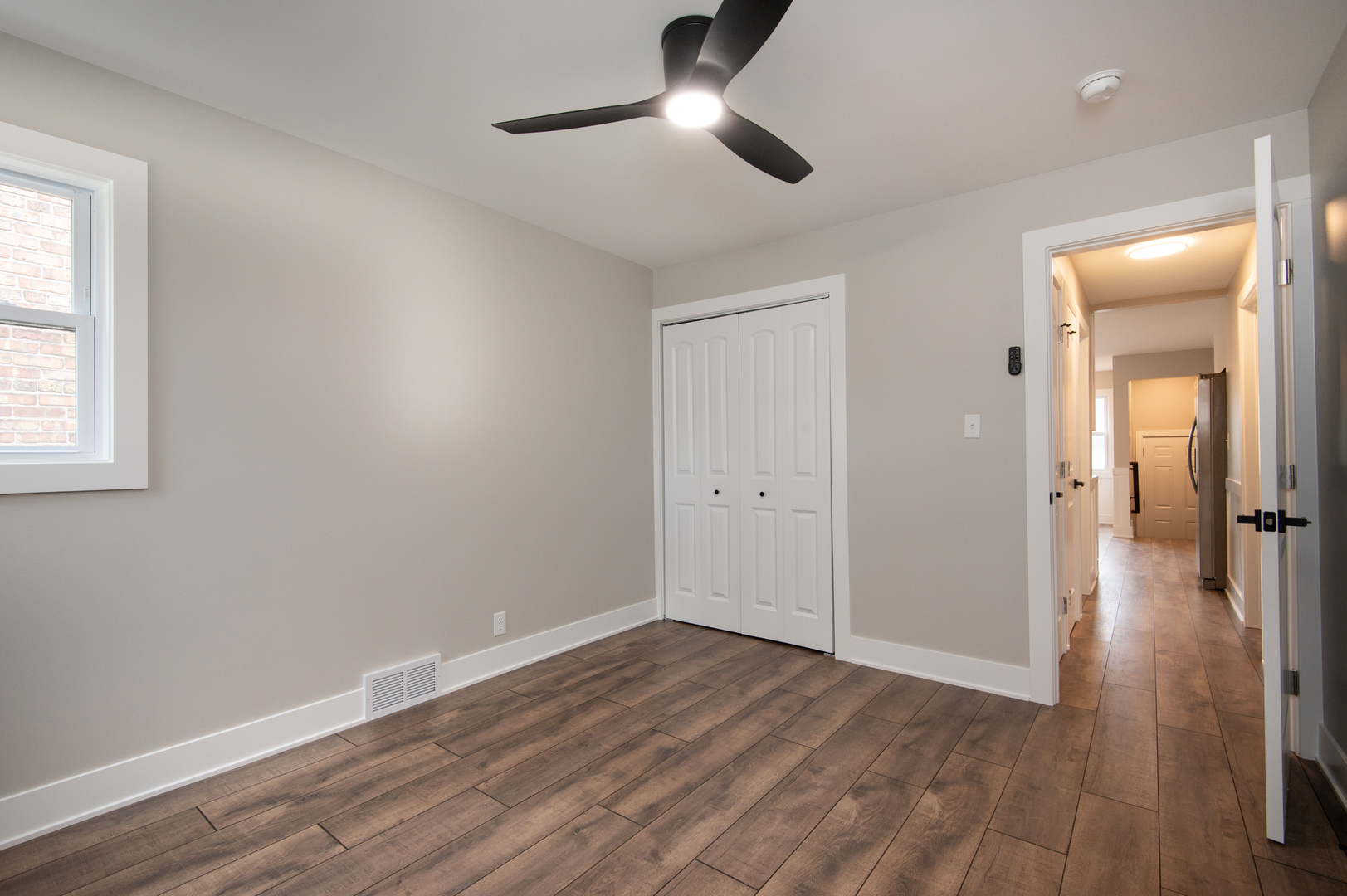10338 S Vernon Avenue Property Photo 10