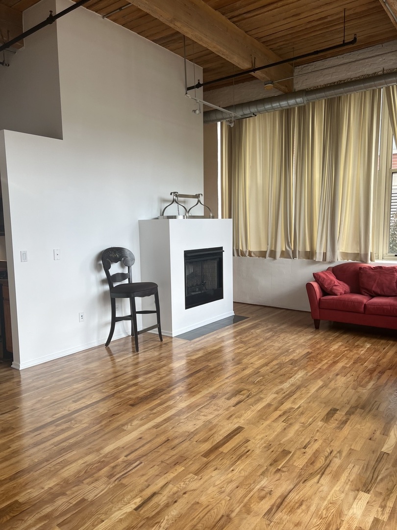 1500 W Monroe Street 222 Property Photo 5