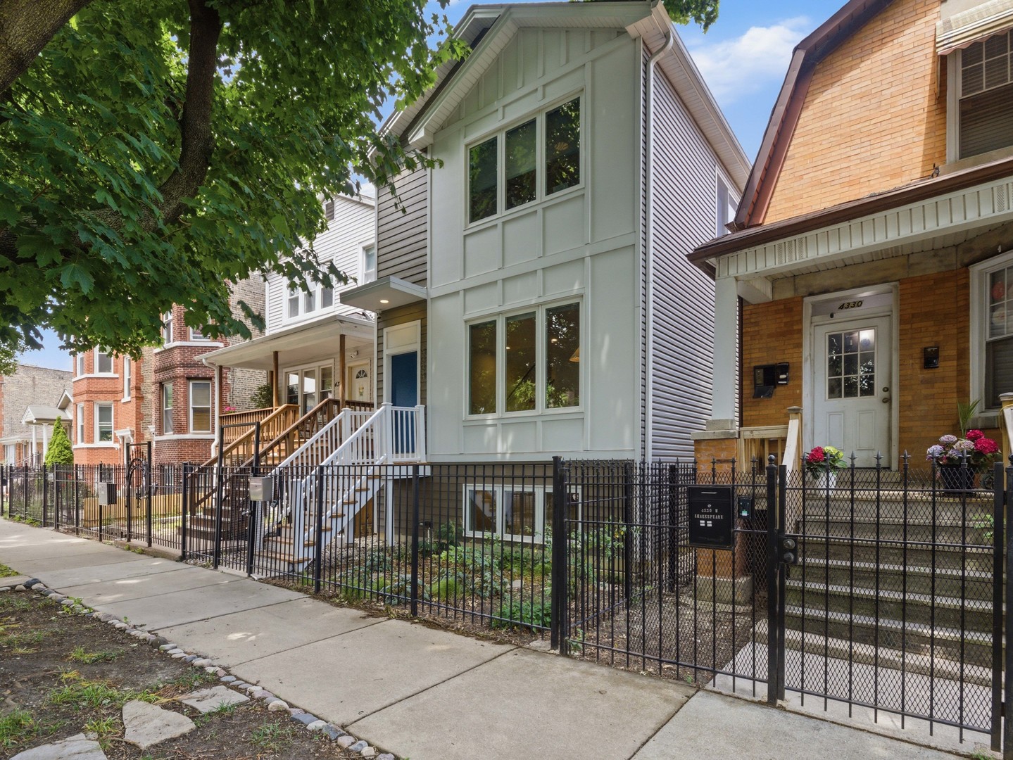 4334 W Shakespeare Avenue