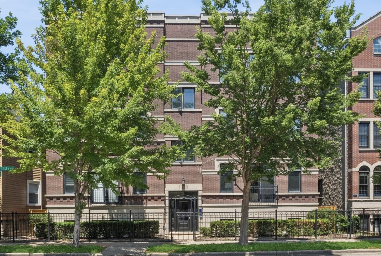 1330 W Diversey Parkway 2e Property Photo 1