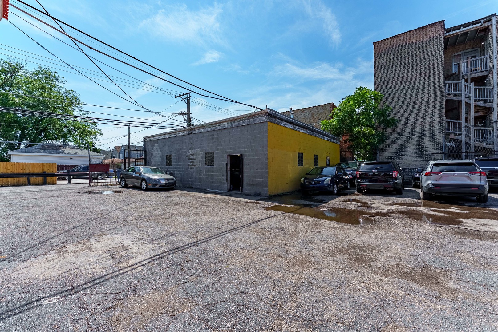 2051 N Cicero Avenue Property Photo 23
