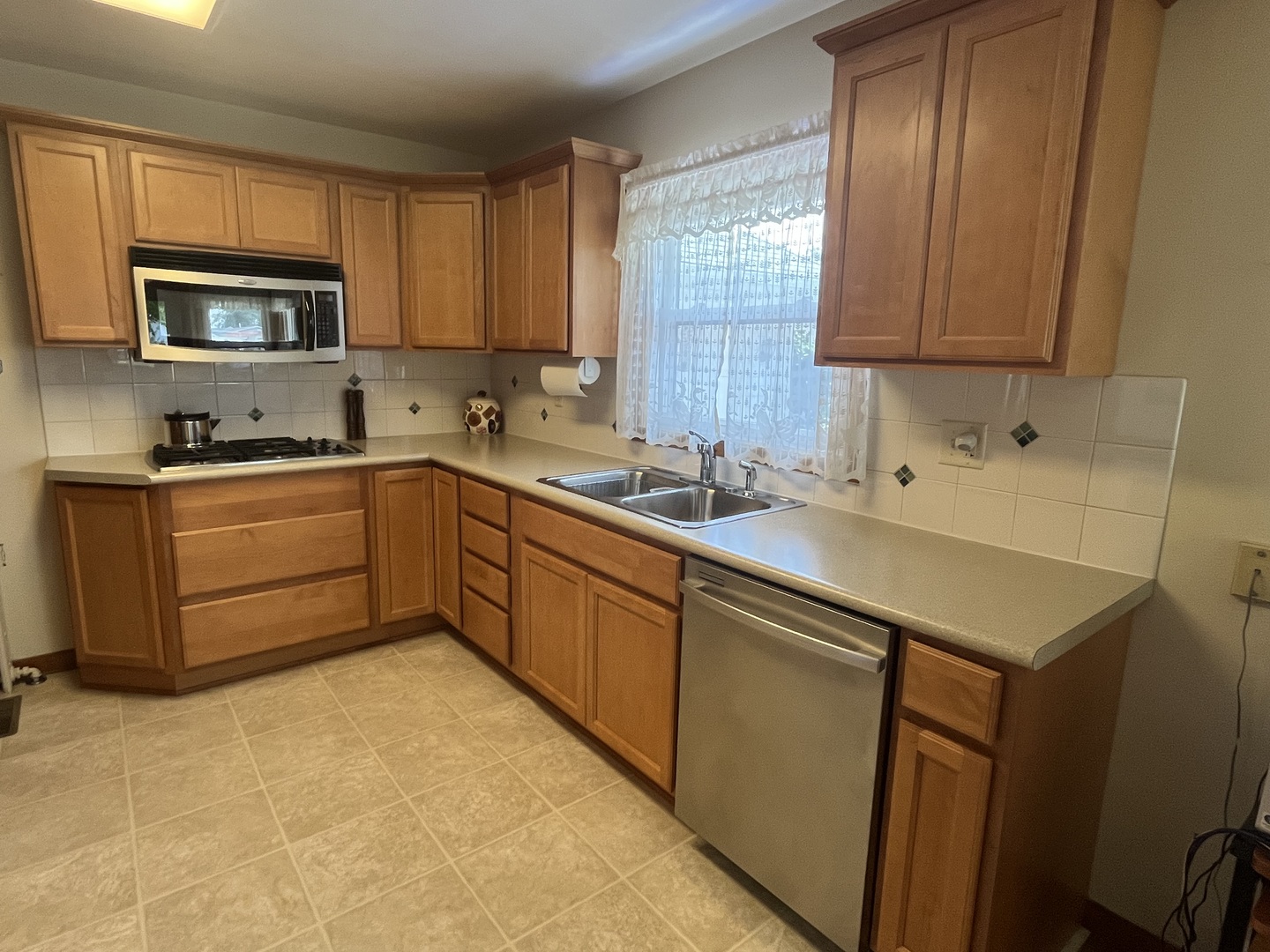 538 Dwight Street Property Photo 11