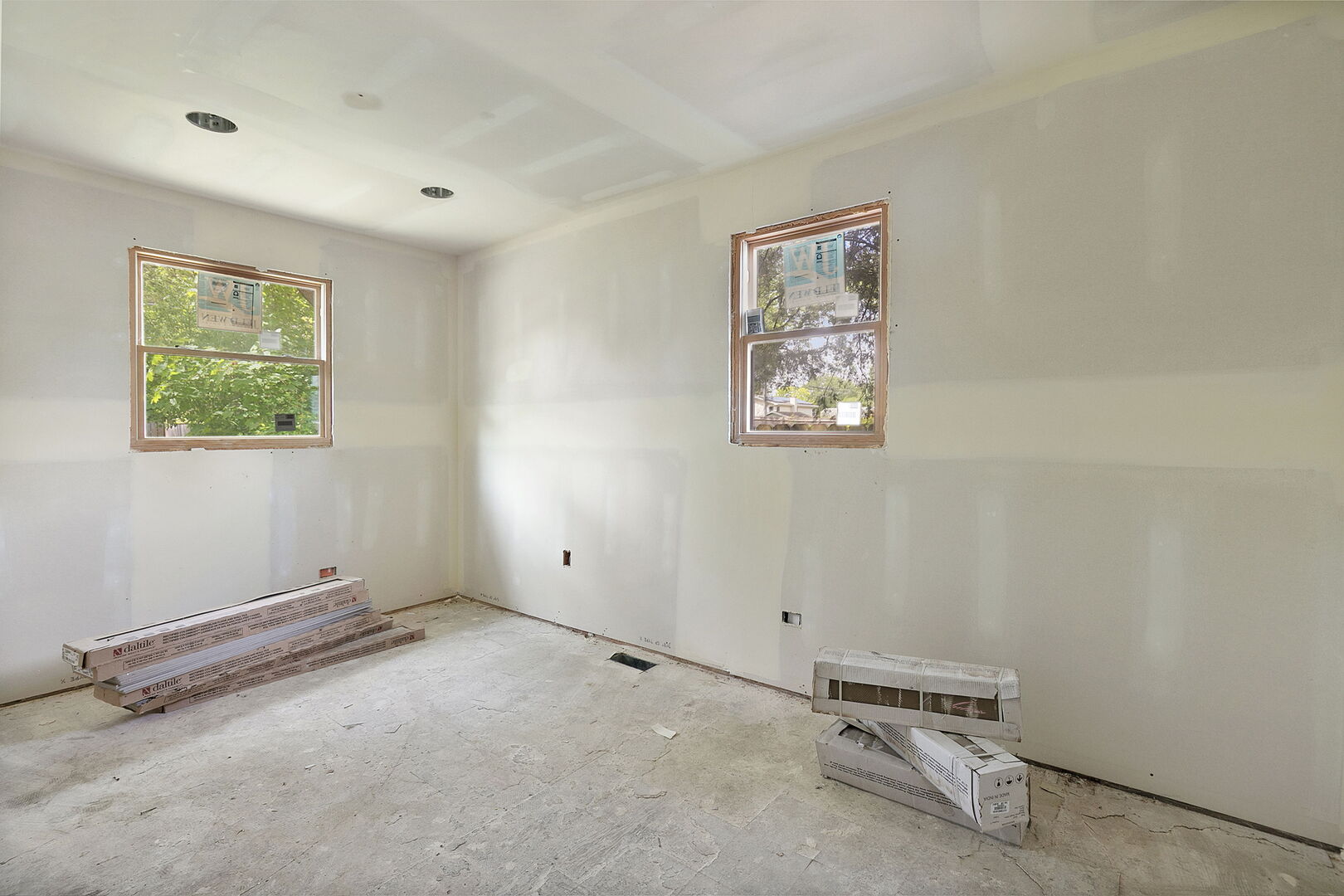 618 Barron Boulevard Property Photo 5