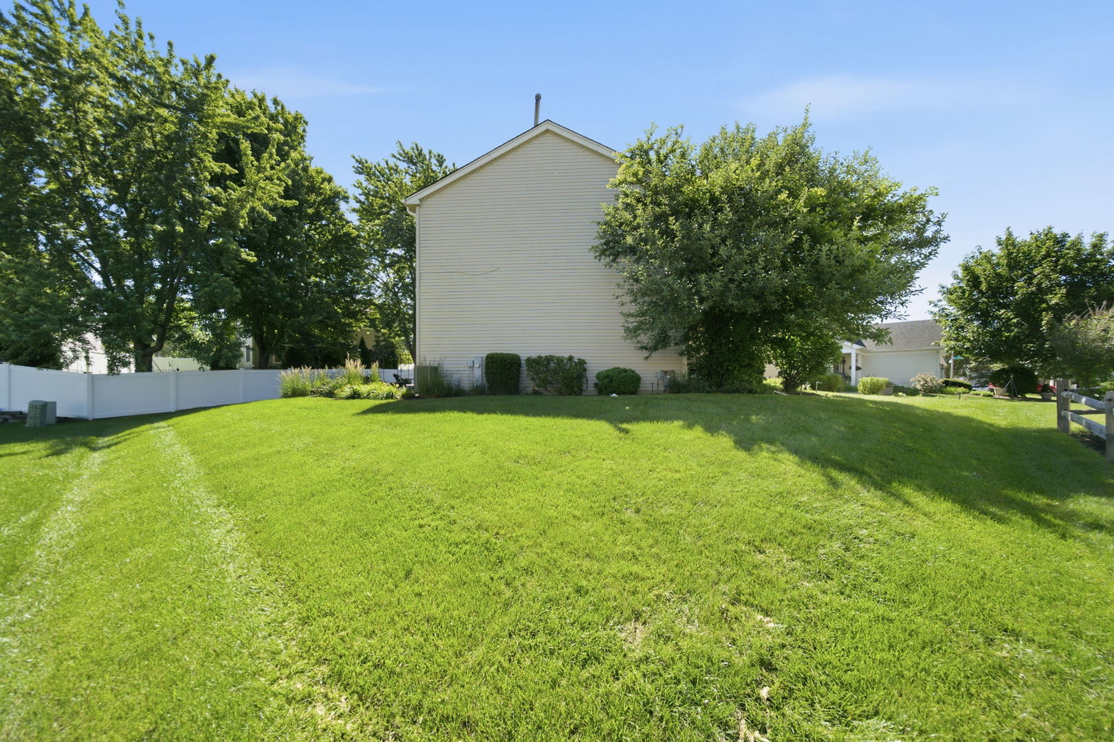 12671604 Property Photo 34