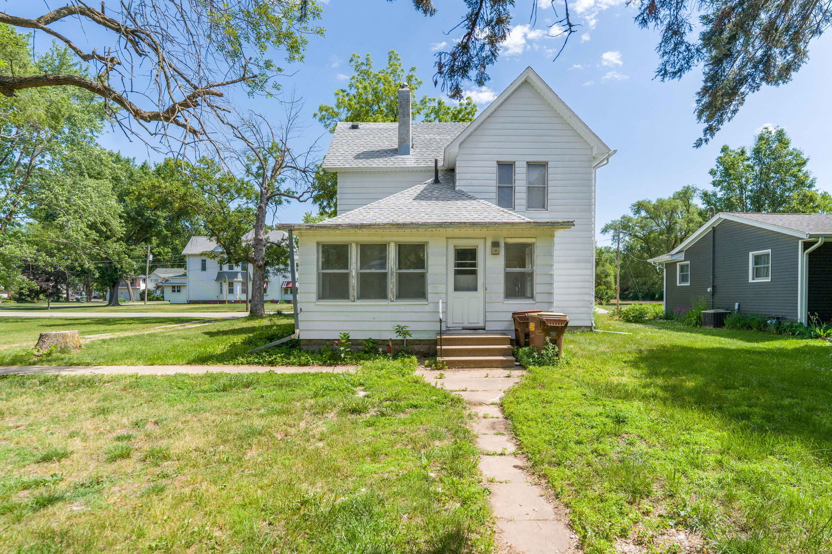 1010 6th Avenue Property Photo 1