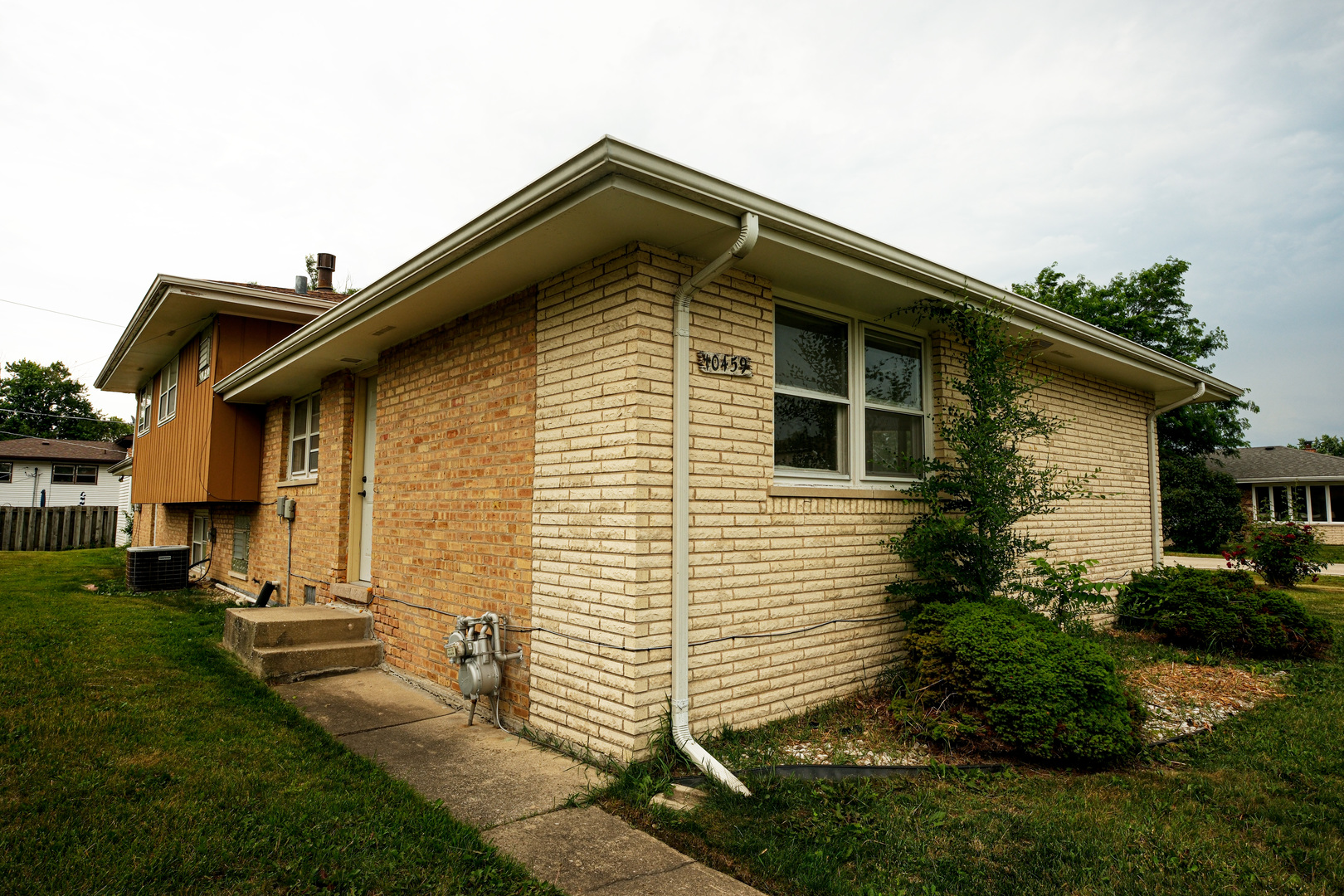 10459 S 81st Avenue Property Photo 4