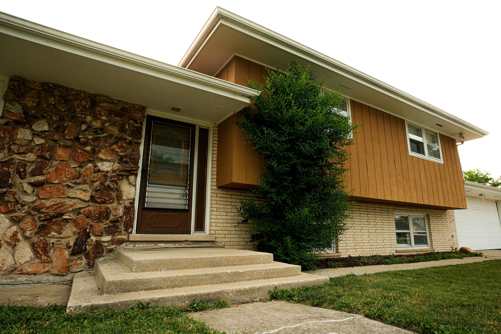 10459 S 81st Avenue Property Photo 5