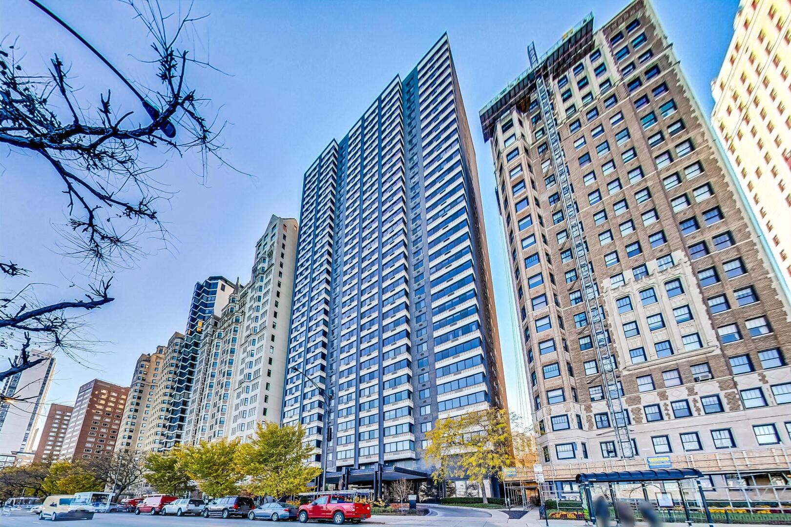 1440 N Lake Shore Drive 16e Property Photo 1