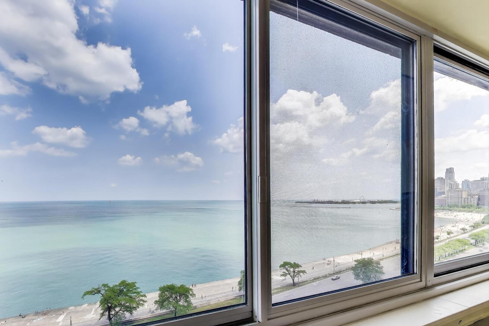 1440 N Lake Shore Drive 16e Property Photo 6