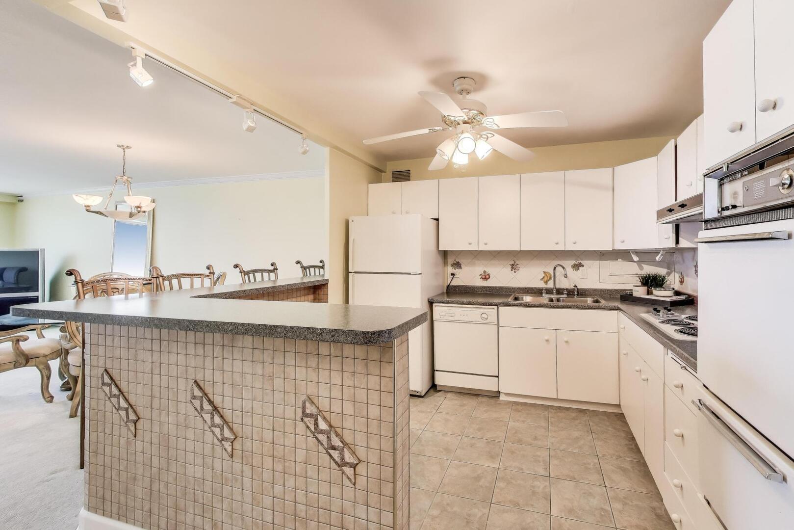 1440 N Lake Shore Drive 16e Property Photo 9