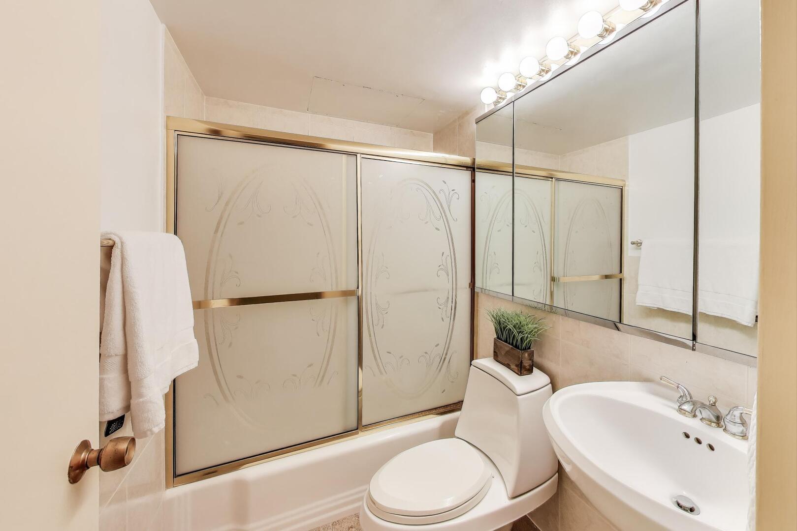 1440 N Lake Shore Drive 16e Property Photo 19