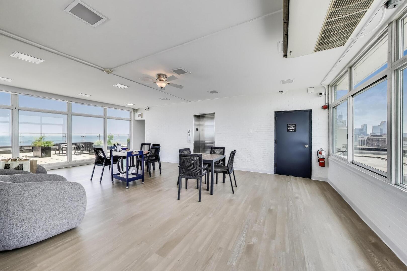 1440 N Lake Shore Drive 16e Property Photo 25