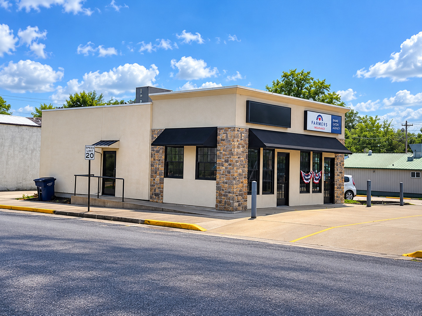 7 S Walnut Street Property Photo 2