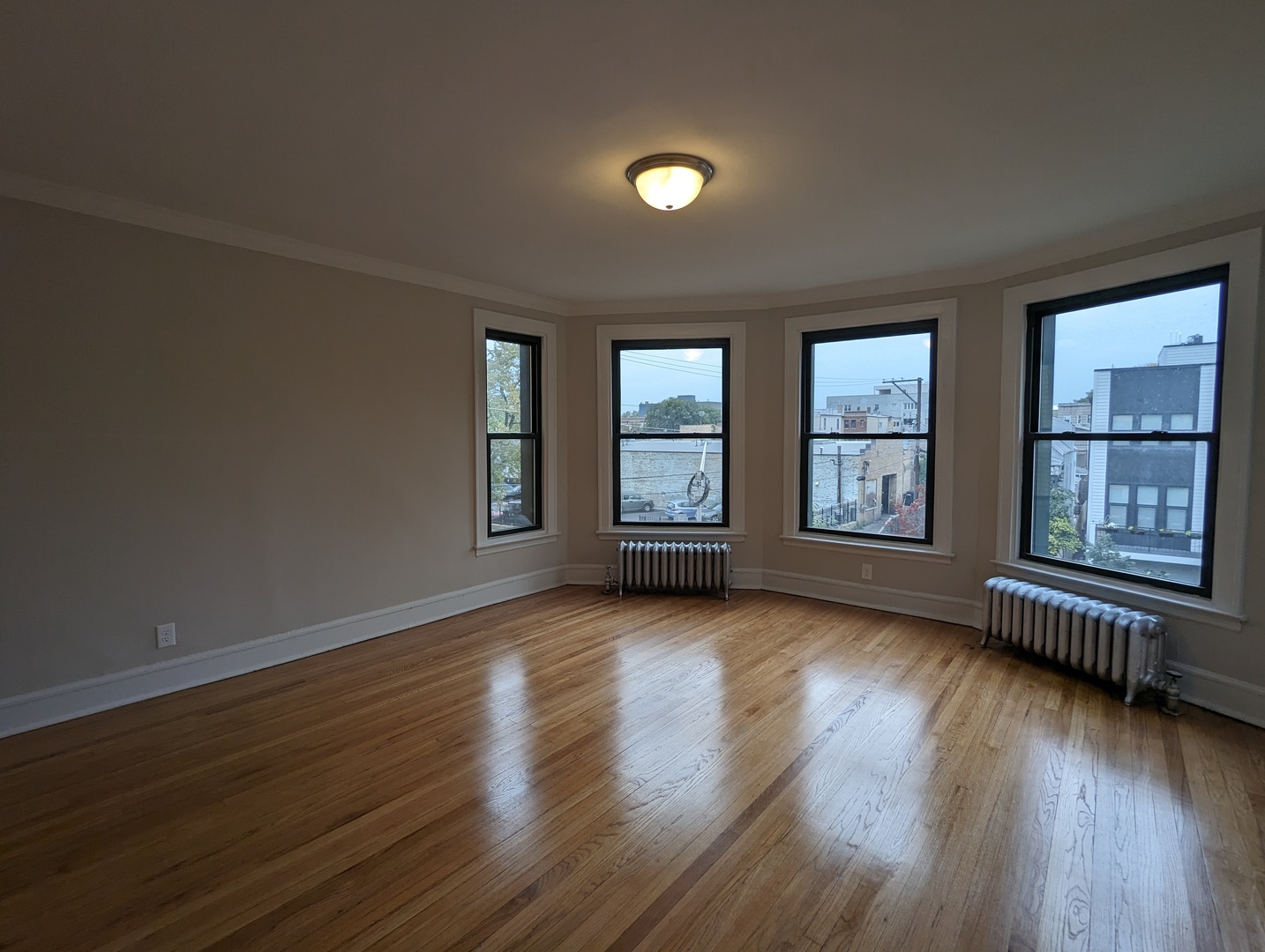 2338 N Spaulding Avenue 3b Property Photo 5