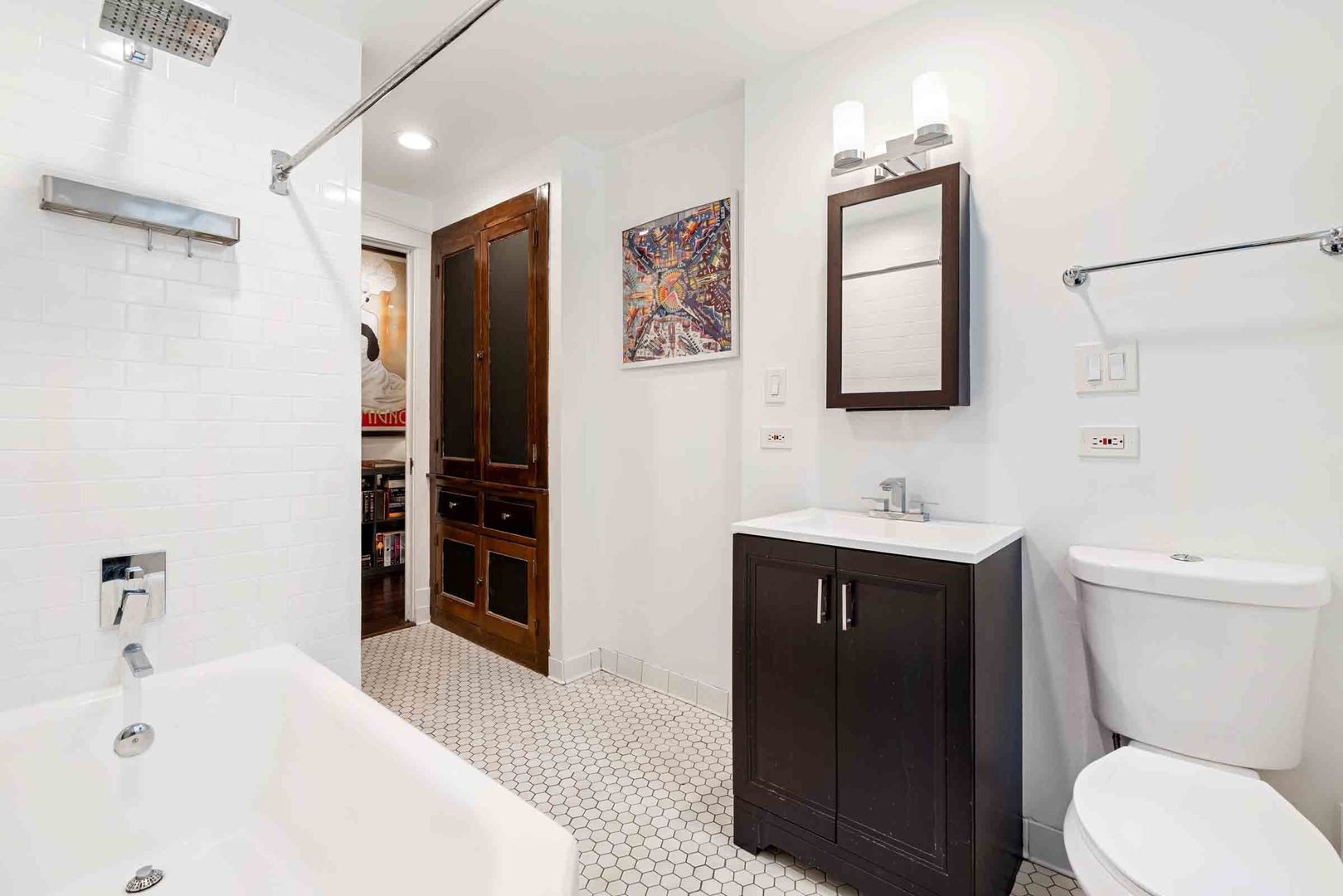 556 W Roscoe Street 3 Property Photo 19